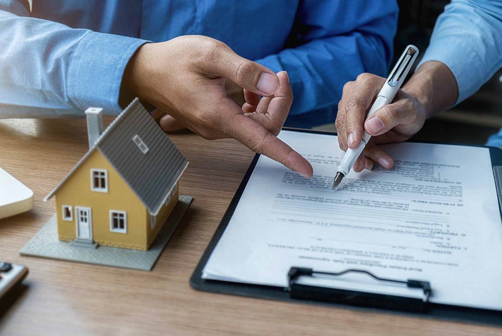 A rent-to-own agreement’s specifics can vary, depending on what the property owner and the prospective buyers negotiate within their agreement.